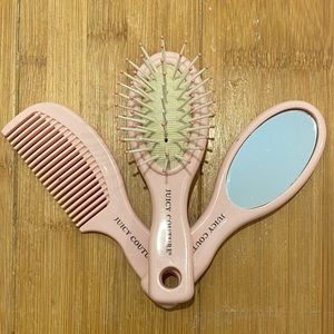 Juicy Couture Travel Pink Brush Set
